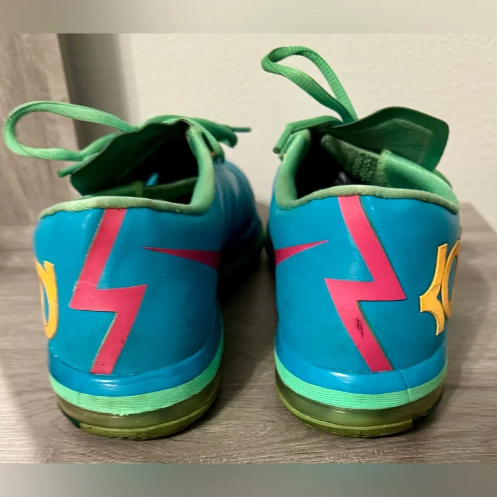 Nike KD VI 6 Hero Pack Size 7YTurbo Vivid Pink Nightshade.  Great Condition!